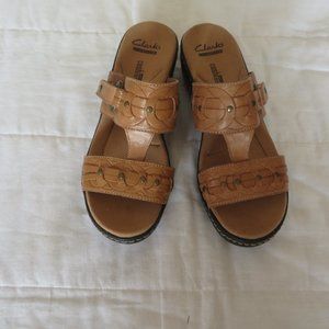 CLARK'S COLLECTION SOFT CUSHION, SLIP ON SANDALS